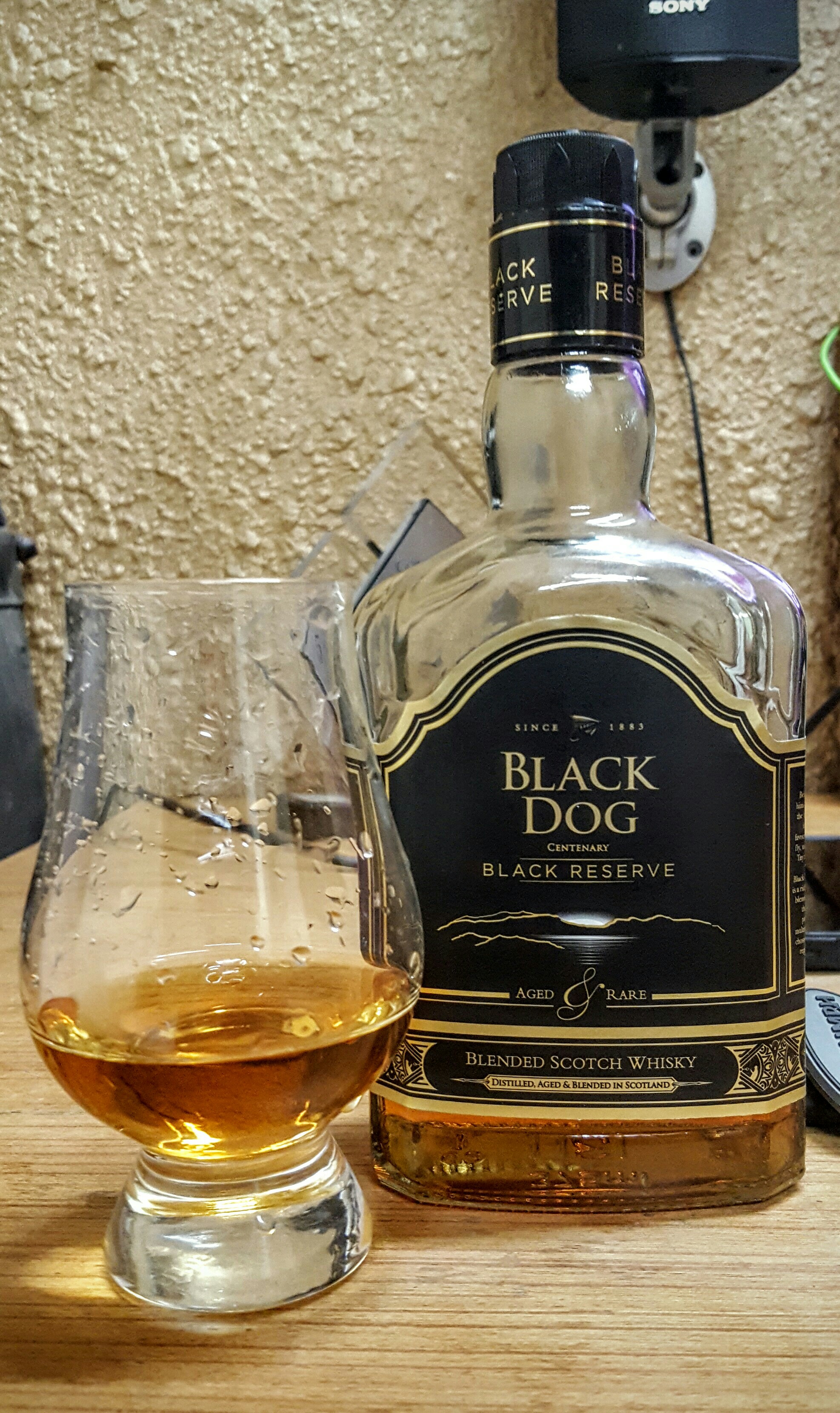 BLACK DOG CENTENARY WHISKY